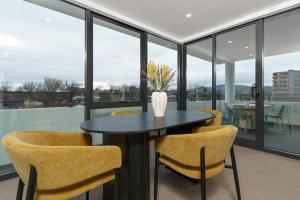 Dickson Deluxe 2BR Apartment - Hosted by Canstay