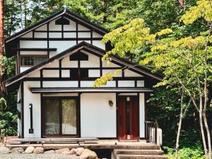 Moyai House