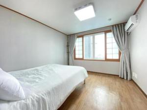 Seogwipo Ssorrento Pension