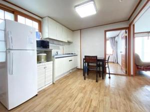 Seogwipo Ssorrento Pension