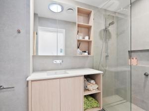 Penthouse Sunsets - Stylish Noosa Heads Escape with Breathtaking Views