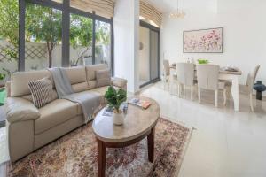 Frank Porter - Avencia, Damac Hills 2