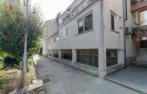 Amazing Apartment In Korcula With Wifi