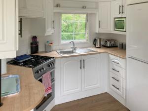 Marsh Corner Van - Uk44668