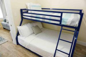 Pets OK! Steps to Ocean Center Walk to Beach!