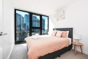 74D Abnb-Style Modern Getaway with City Views & Resort Amenities