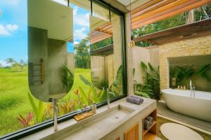 Villa La Vie a 4BR Tropical Retreat Ubud Bali