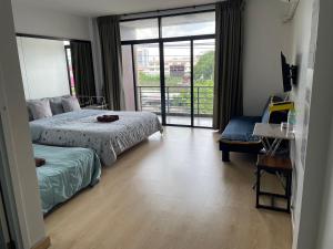 SLEEPY-Homey Don Mueang Airport Hostel