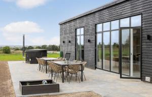 Awesome Home In Glesborg With Sauna