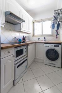 One-bedroom apartment near the Beach and the Old Town