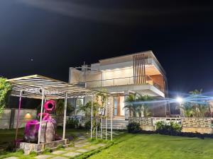 Silver Nest Farms 3BR Villa with Pool by Homeyhuts