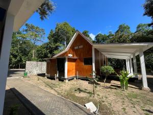 Capital O 92612 Penginapan Dalas Purwo & BeachNearPadang Savana Sadengan