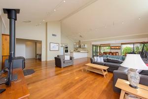 Sky Blue Retreat Serene Family Getaway