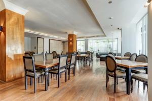 Dancenter Premium Legian Hotel