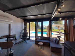 Hacienda MATEA an oasis of romance near the beaches, surrounded by olive trees, pool, jacuzzi and playground, Pula - Istria