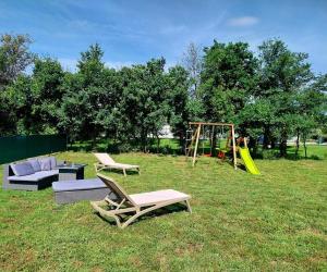 Hacienda MATEA an oasis of romance near the beaches, surrounded by olive trees, pool, jacuzzi and playground, Pula - Istria