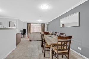 Salty Sands 2BR Cottage Walk to the Beach