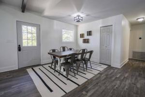 Gorgeous Renovated Home With Large & Private Lot