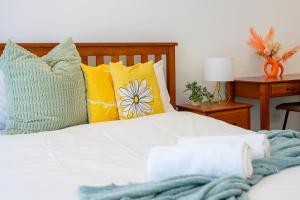 Live On the Iconic Sydney CBD Wharf with family