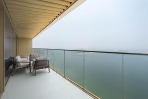 KeyRock - Palm & Sea View Apt at Grand Bleu