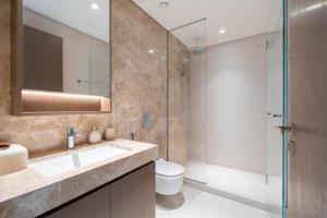 KeyRock - Sea View Stay with Pool Access