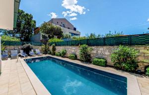 Lovely Home In Buje With Sauna - Cis388