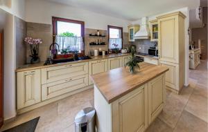 Lovely Home In Buje With Sauna - Cis388