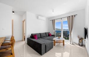 Beautiful Apartment In Razanj - Csv366