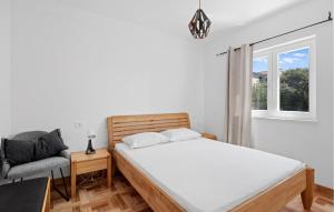 Beautiful Apartment In Razanj - Csv366