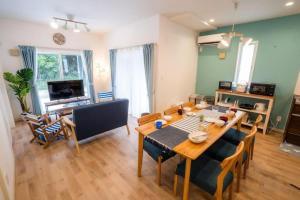 家族の笑顔 希望ヶ丘ビーチまで徒歩5分でのんびり家族ステイ Coral Onnason