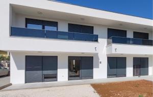 Gorgeous Home In Medulin With Wifi