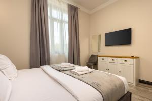 Central Apartments with Garden view by Flat Mаnager