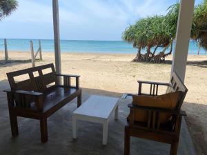 Pigeon Island Beach View Villa - Nilaveli