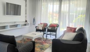 Super Leisure Vila-Gjiri i Lalezit