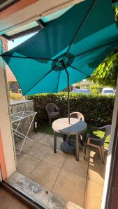 Appartements Studio Albatros en RDJ avec Terrasse, Parking prive, Piscine, proche Golf St Donat : photos des chambres