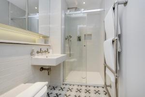 Stylish & Central 2-Bedroom Apartment