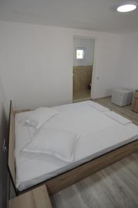 Casa OBSTEI COSTINESTI