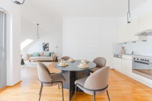 Hakuna Eli Penthouse Terrace CityView