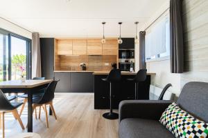 Maisons de vacances Chalet Gold - 5min a Pied de la Plage : photos des chambres