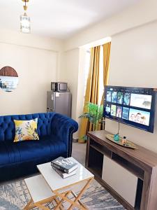 1BR With Dining Table Balcony and Free Parking
