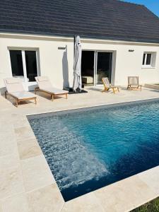Villas Evasion a 2h de Paris avec piscine chauffee privee : Villa avec Piscine Privée