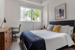 Blueground Koreatown gym nr theater metro LAX-1192