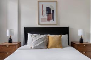 Blueground Koreatown gym nr theater metro LAX-1192