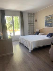 Hotels Hotel Le Mas des Ecureuils : photos des chambres