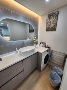 Modern Studio near Haeundae Beach & Subway