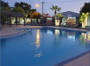Campings Mobilhome 2 sdb, barbecue, proche mer, piscine : photos des chambres