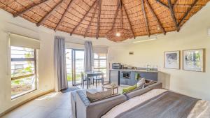 Gleisner Hospitality -Sea Horse