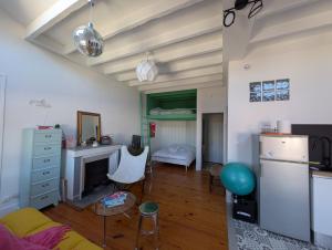 Appartements Grand studio - Championnet - Grenoble : photos des chambres