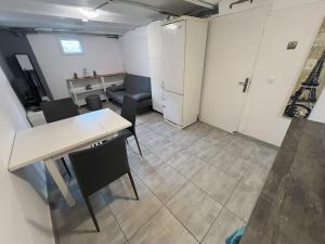 Paradix - Appartement en demi sous-sol dans maison à Argenteuil