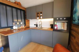 Rare petit chalet sur le lac barque à rames clim